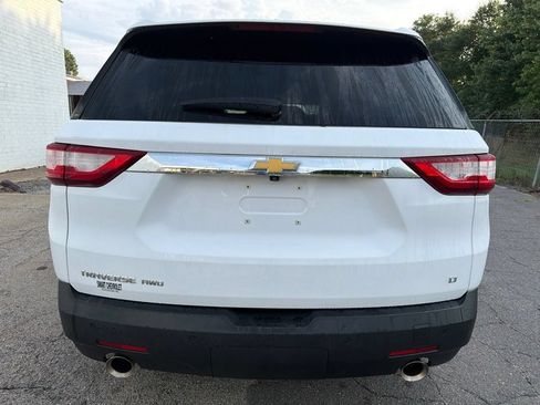 Used 2021 Chevrolet Traverse LT AWD/4WD image 3