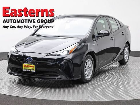 Used 2022 Toyota Prius LE FWD image 1