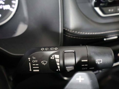 Used 2023 Nissan Rogue SV image 36