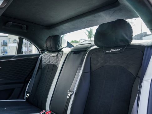 Used 2025 Bentley Flying Spur Plug-In Hybrid AWD/4WD image 14