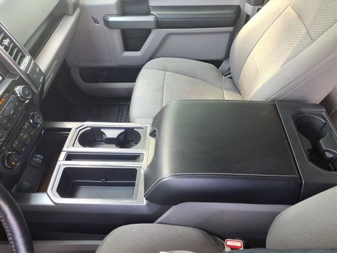 Used 2016 Ford F150 XLT w/ Equipment Group 302A Luxury AWD/4WD image 15