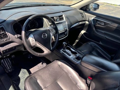 Used 2018 Nissan Altima 2.5 SL FWD image 9