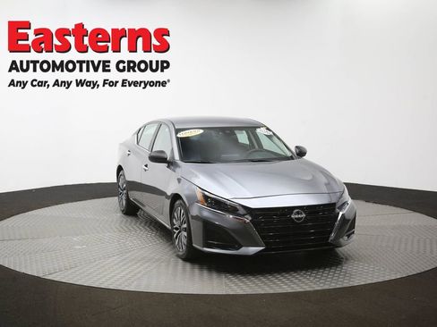 Used 2025 Nissan Altima 2.5 SV image 52