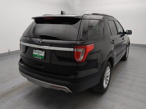 Used 2017 Ford Explorer XLT w/ Equipment Group 202A FWD image 9