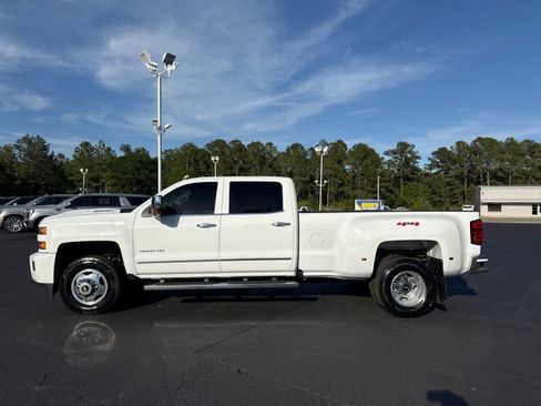 Used 2019 Chevrolet Silverado 3500 LTZ w/ Duramax Plus Package AWD/4WD image 7