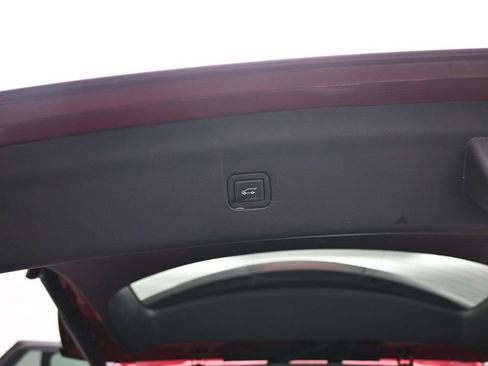 Used 2024 Buick Enclave Premium image 21