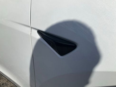 Used 2021 Tesla Model Y Long Range image 82