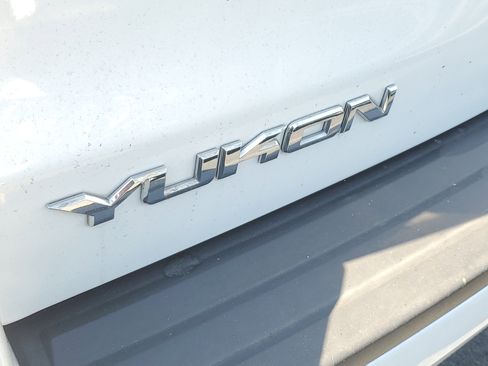 Used 2019 GMC Yukon SLT w/ Premium Edition image 3