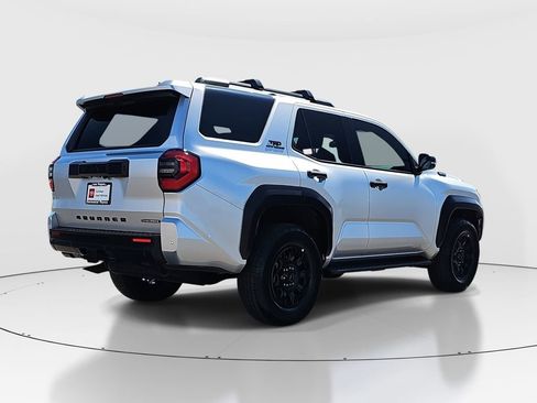 Certified 2025 Toyota 4Runner 4WD image 5