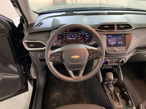 Used 2023 Chevrolet TrailBlazer LS AWD/4WD image 33