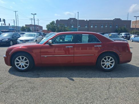 Used 2009 Chrysler 300 C RWD image 4