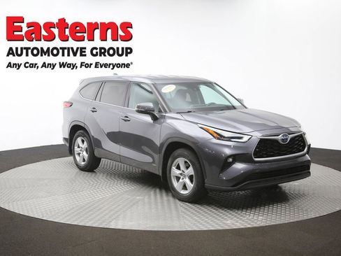 Used 2022 Toyota Highlander LE image 50