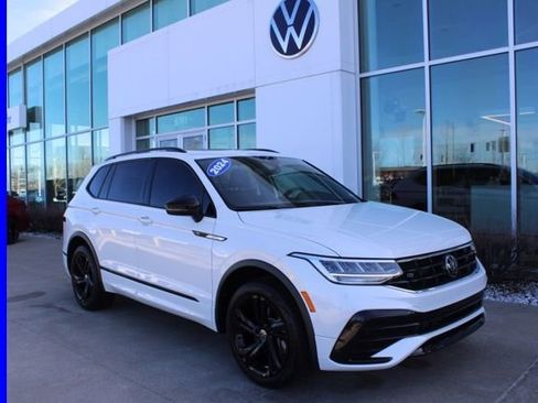 Used 2024 Volkswagen Tiguan SE R-Line image 1
