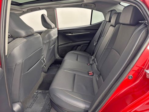 Used 2025 Toyota Camry XLE w/ Premium Plus Package image 40