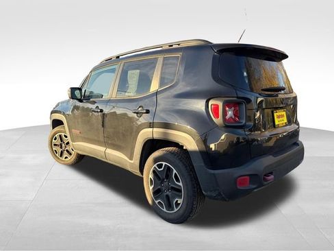 Used 2017 Jeep Renegade Trailhawk image 5