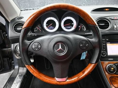 Used 2009 Mercedes-Benz SL 550 w/ Premium I Pkg image 28