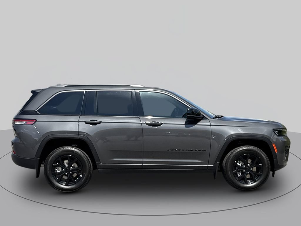 New 2026 Jeep Grand Cherokee Altitude RWD image 2
