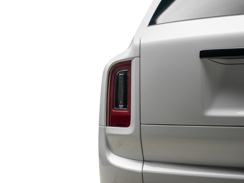 Used 2023 Rolls-Royce Cullinan Black Badge w/ Dark Exterior Package AWD/4WD image 17
