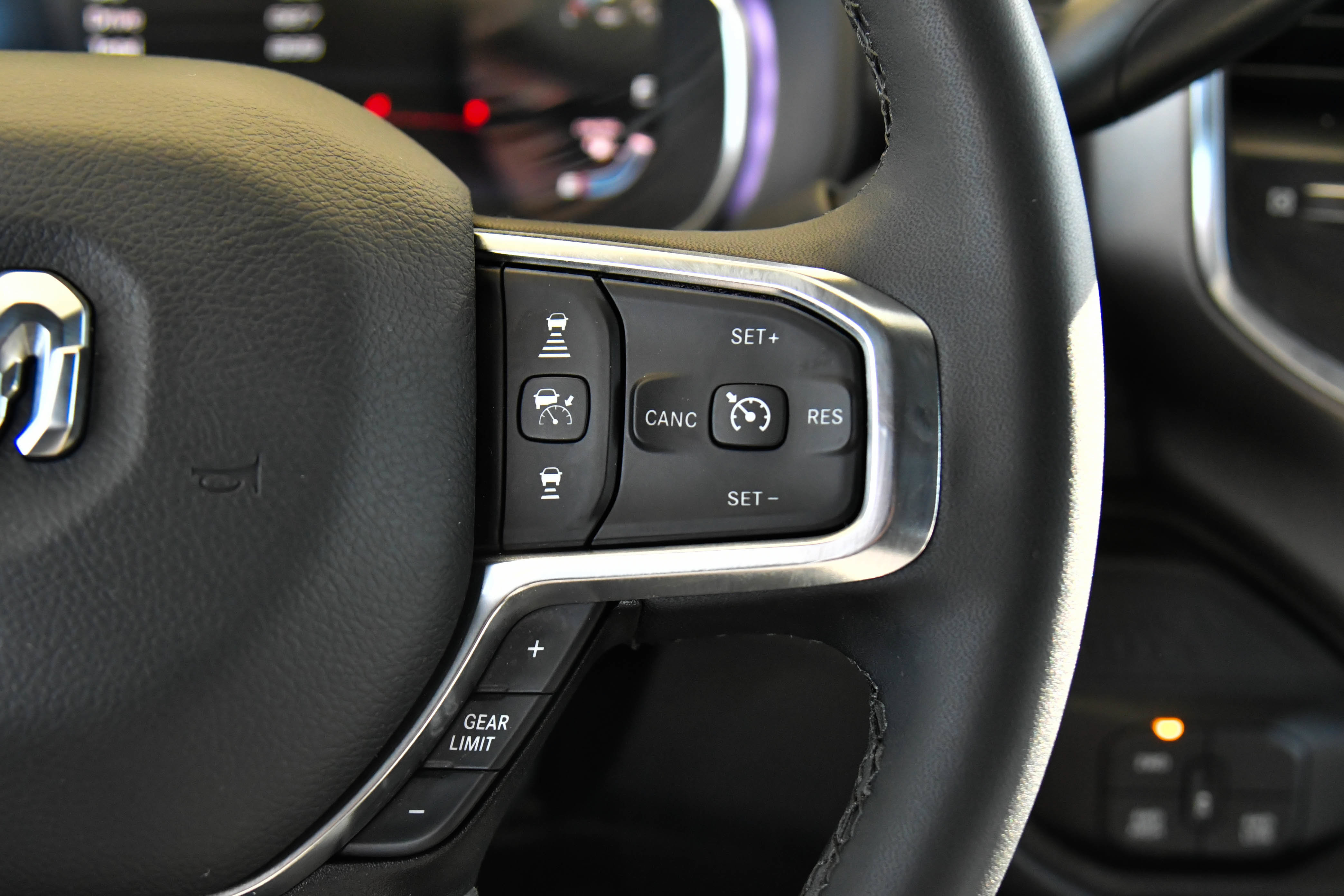 Used 2026 RAM 2500 Laramie AWD/4WD image 38
