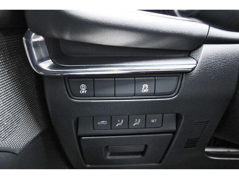 Used 2023 MAZDA MAZDA3 s FWD image 19