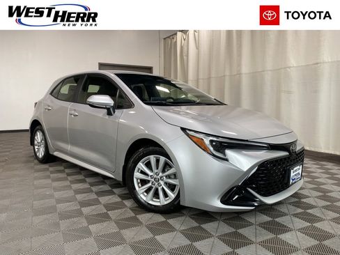 Used 2023 Toyota Corolla SE image 1