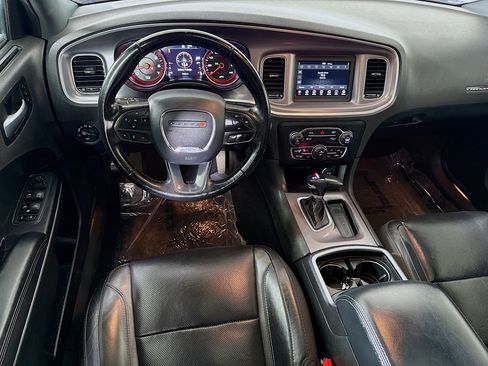 Used 2022 Dodge Charger SXT w/ Leather Interior Group image 17