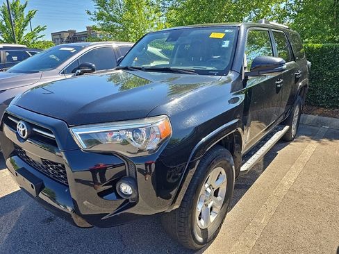 Used 2021 Toyota 4Runner SR5 Premium AWD/4WD image 4