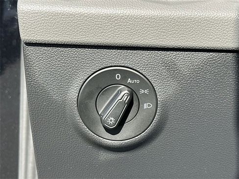 Used 2023 Volkswagen Taos S image 15