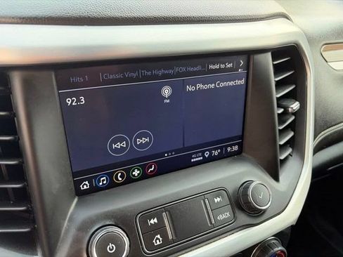 Used 2023 GMC Acadia SLE FWD image 21