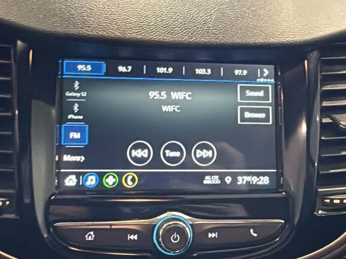 Used 2019 Chevrolet Trax LT w/ LT Convenience Package AWD/4WD image 24