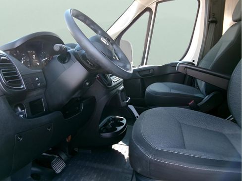 Used 2025 RAM ProMaster 2500 FWD image 10