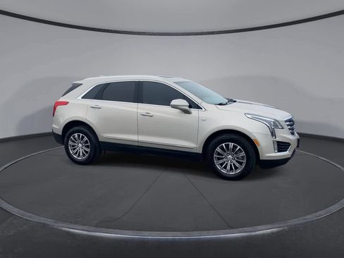 Used 2017 Cadillac XT5 Luxury FWD image 9