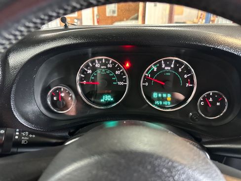 Used 2013 Jeep Wrangler Unlimited Sahara w/ Trailer Tow Group AWD/4WD image 11