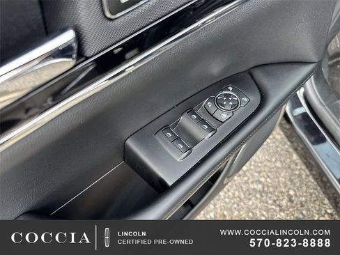 Certified 2023 Lincoln Nautilus Reserve image 32