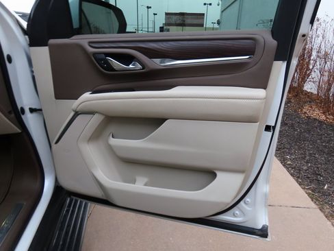 Used 2021 GMC Yukon XL Denali w/ Denali Ultimate Package image 10