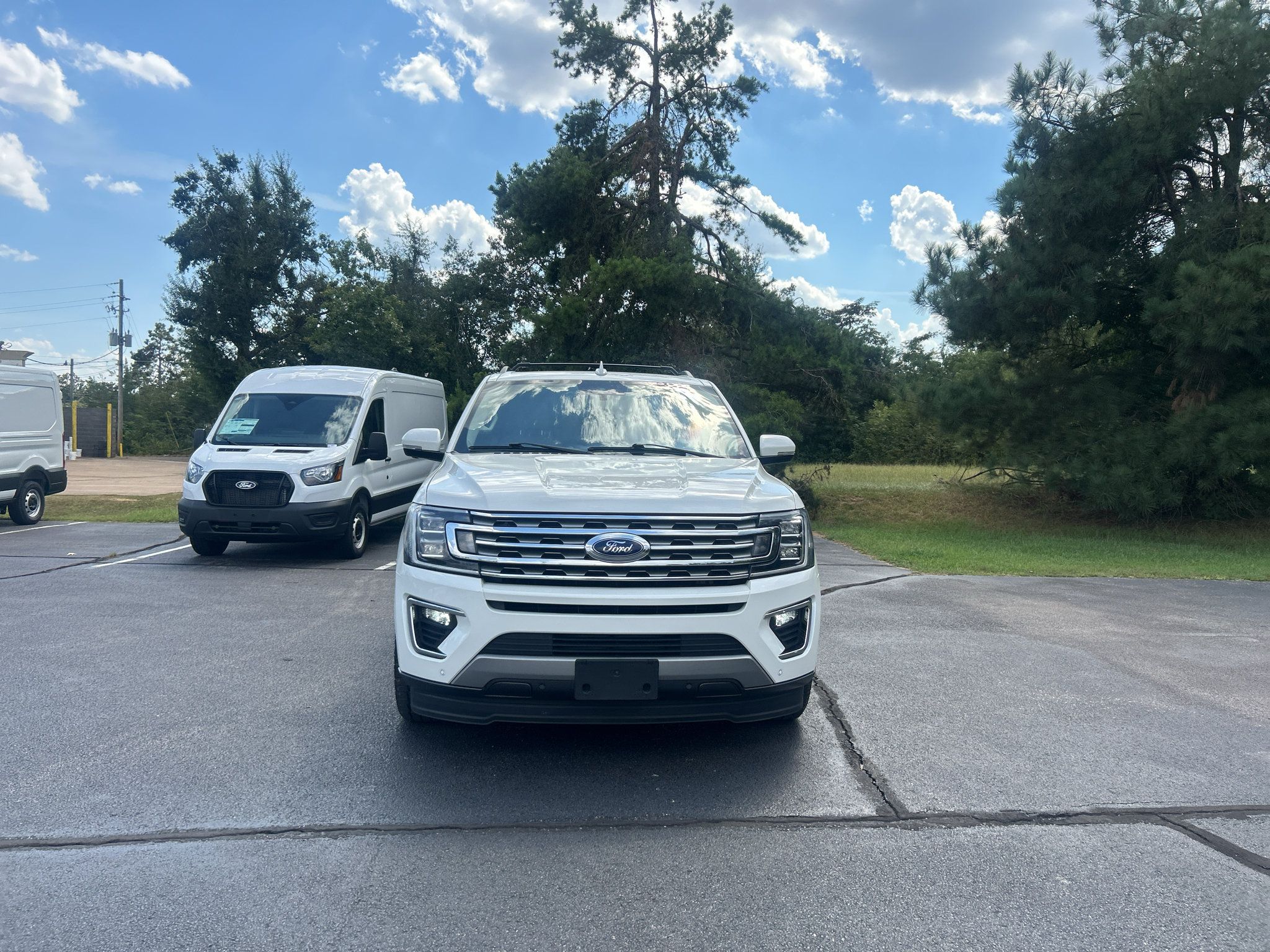 Used 2021 Ford Expedition Limited RWD image 2