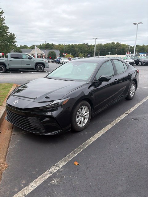 Used 2025 Toyota Camry LE FWD image 1