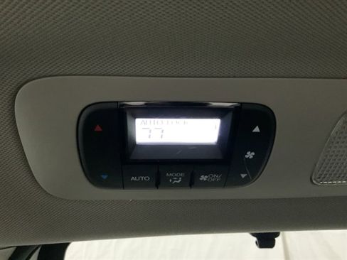 Used 2016 Honda Odyssey Touring Elite image 37