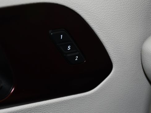 Used 2017 Chrysler Pacifica Limited FWD image 33
