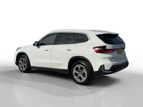 Used 2023 BMW X1 xDrive28i image 3