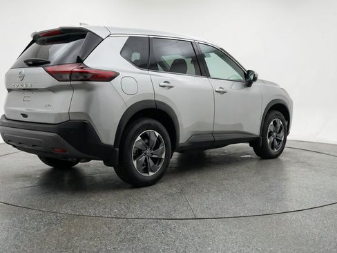 Used 2025 Nissan Rogue SV AWD/4WD image 9