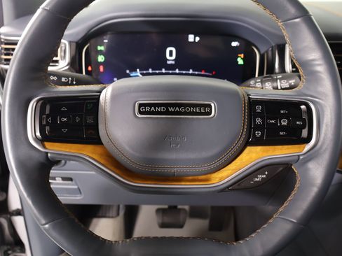 Used 2023 Jeep Grand Wagoneer Series III w/ Rear Seat Video Group 1 image 3