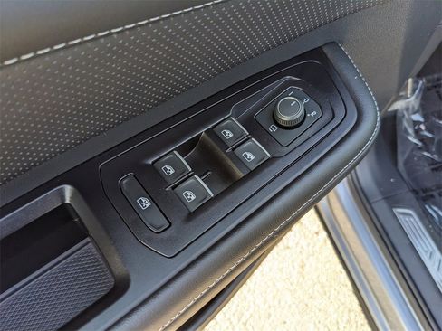 Used 2025 Volkswagen Atlas SEL Premium R-Line image 20