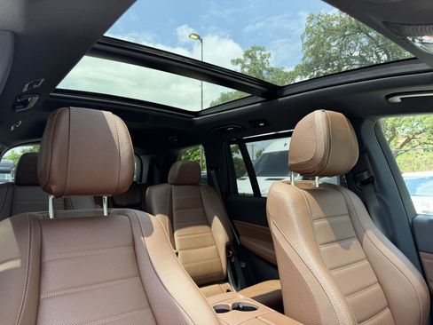 Used 2025 Mercedes-Benz GLS 450 4MATIC image 32