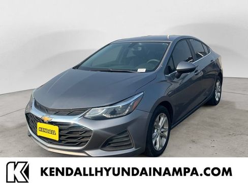 Used 2019 Chevrolet Cruze LT FWD image 1