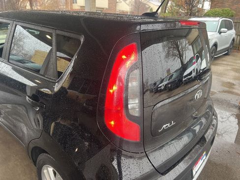Used 2017 Kia Soul + image 36