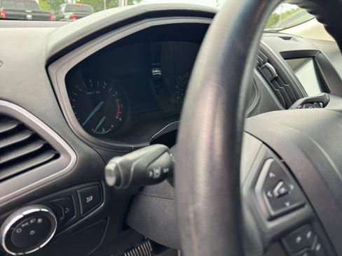 Used 2020 Ford Edge SE AWD/4WD image 11