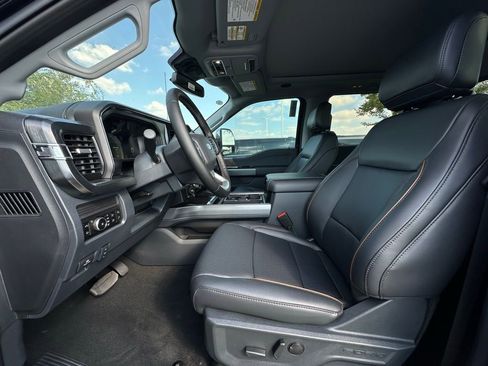 New 2026 Ford F250 Lariat w/ Black Appearance Package image 31