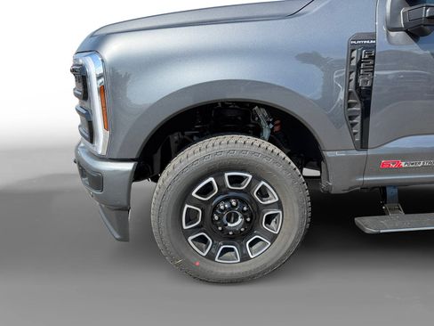 New 2026 Ford F250 Platinum AWD/4WD image 9