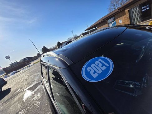 Used 2021 Ford Explorer Platinum image 10